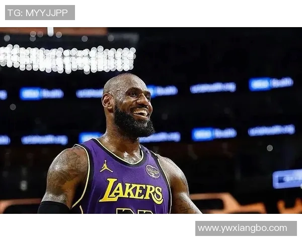 詹姆斯公开要球权，艾顿抱怨没球打，东契奇沉默：湖人三巨头谁说了算？